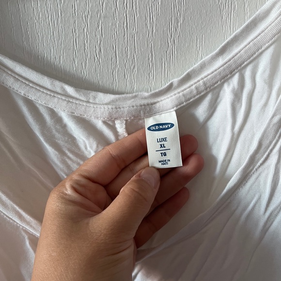 Old Navy White Activewear Tank Top - Picture 3 of 3